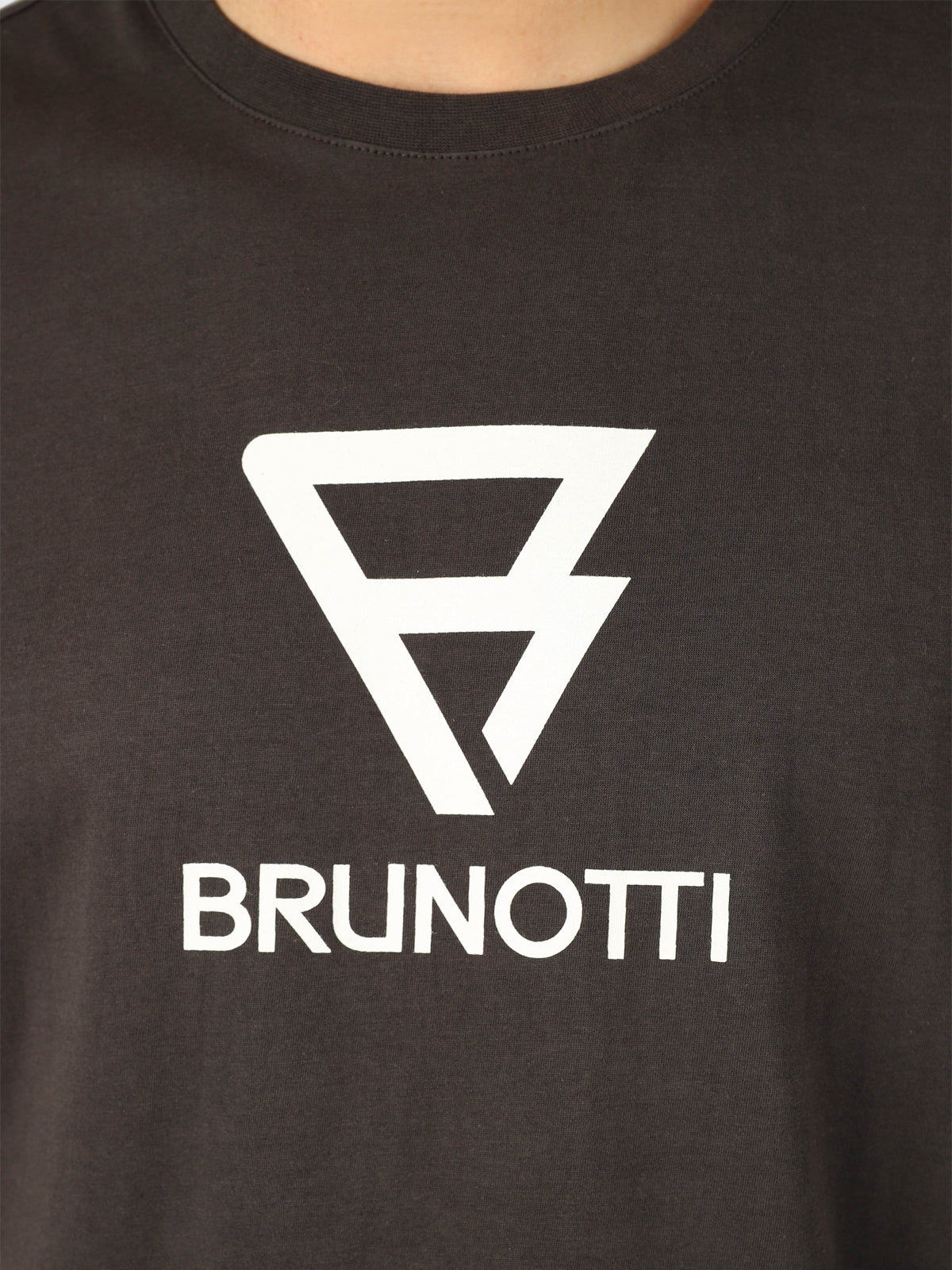Aron Men T-shirt | Pirate Black