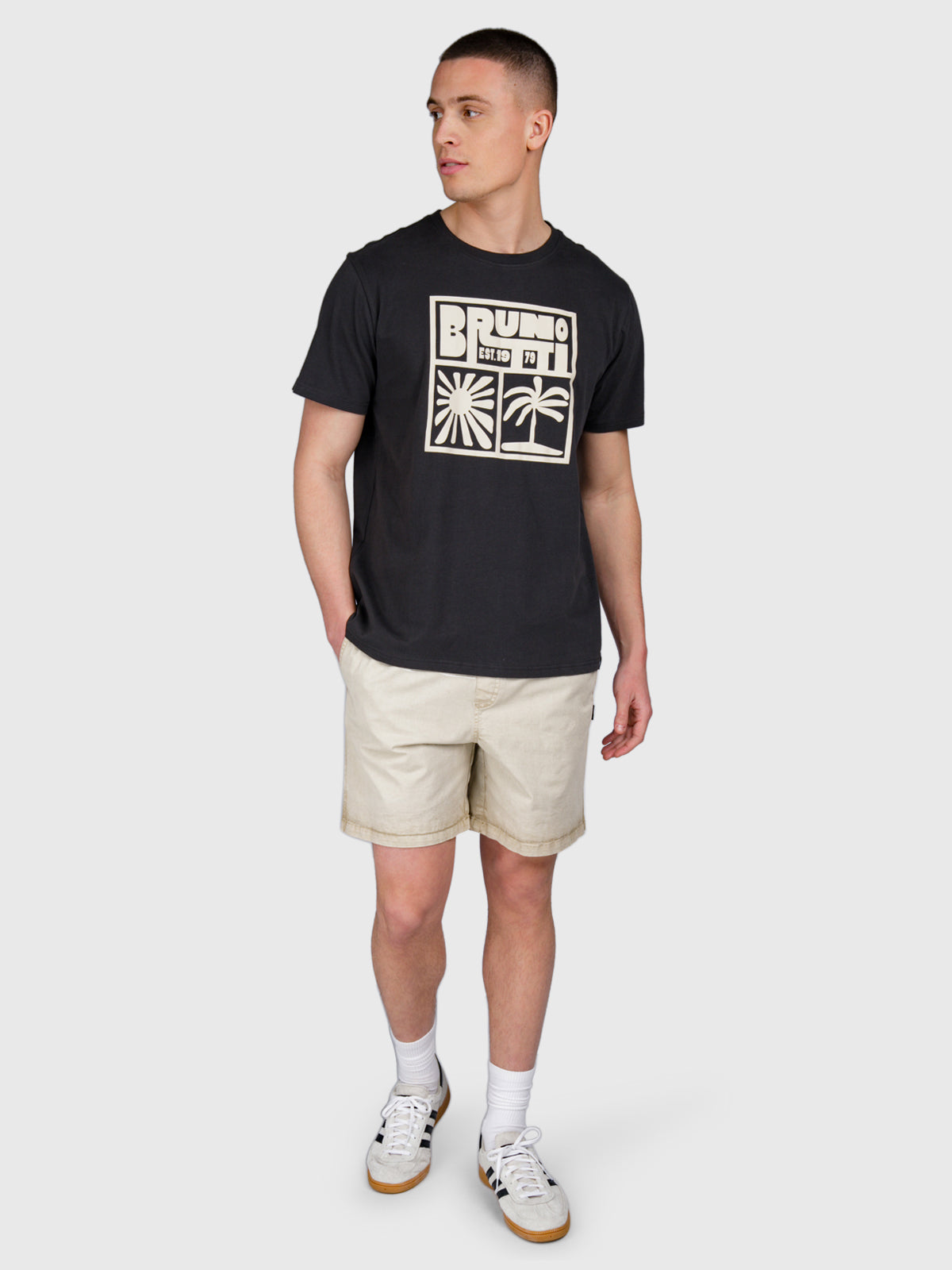 Leeway Men T-shirt | Black