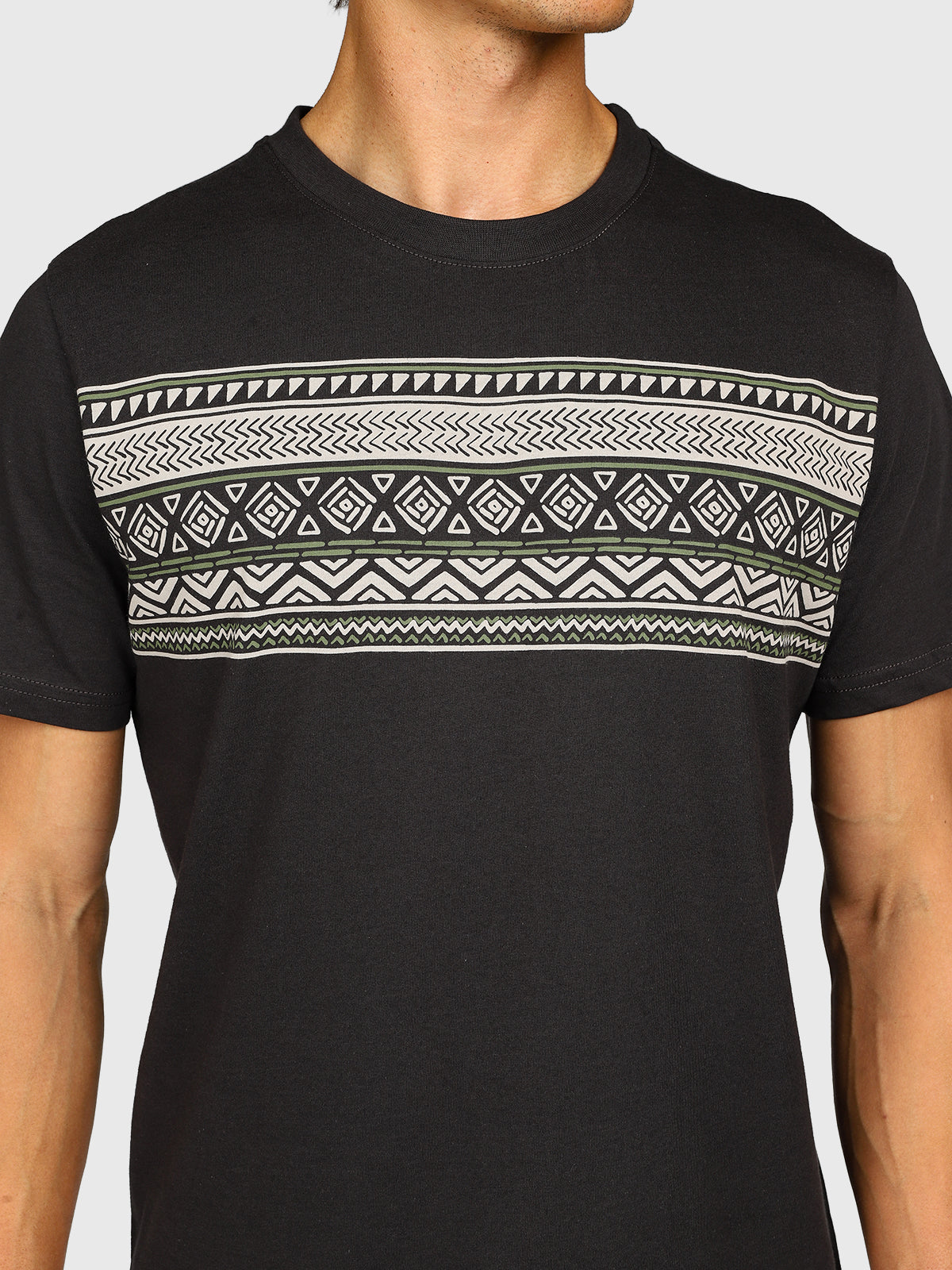 Aedeny Men T-shirt | Pirate Black