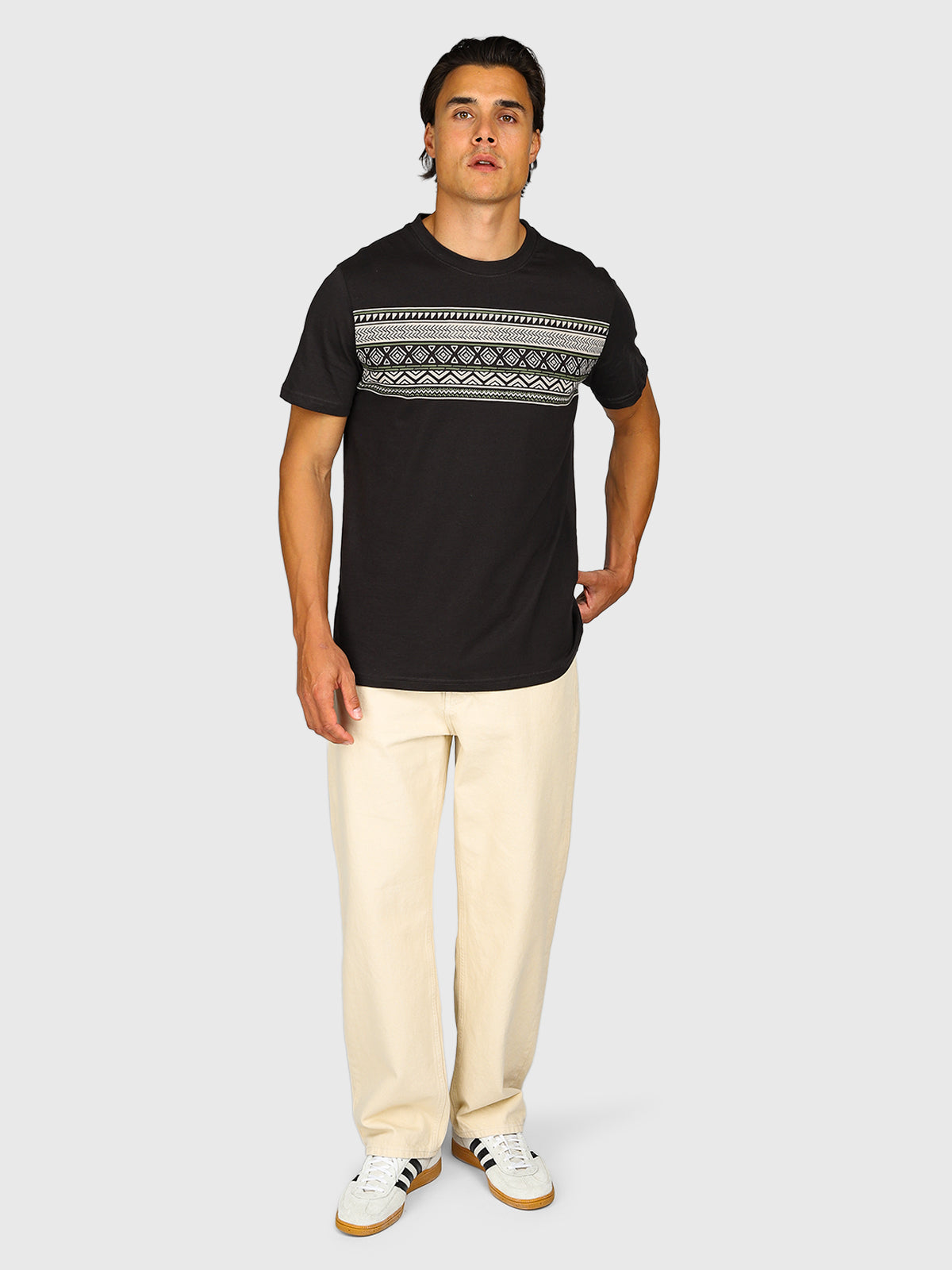 Aedeny Men T-shirt | Pirate Black