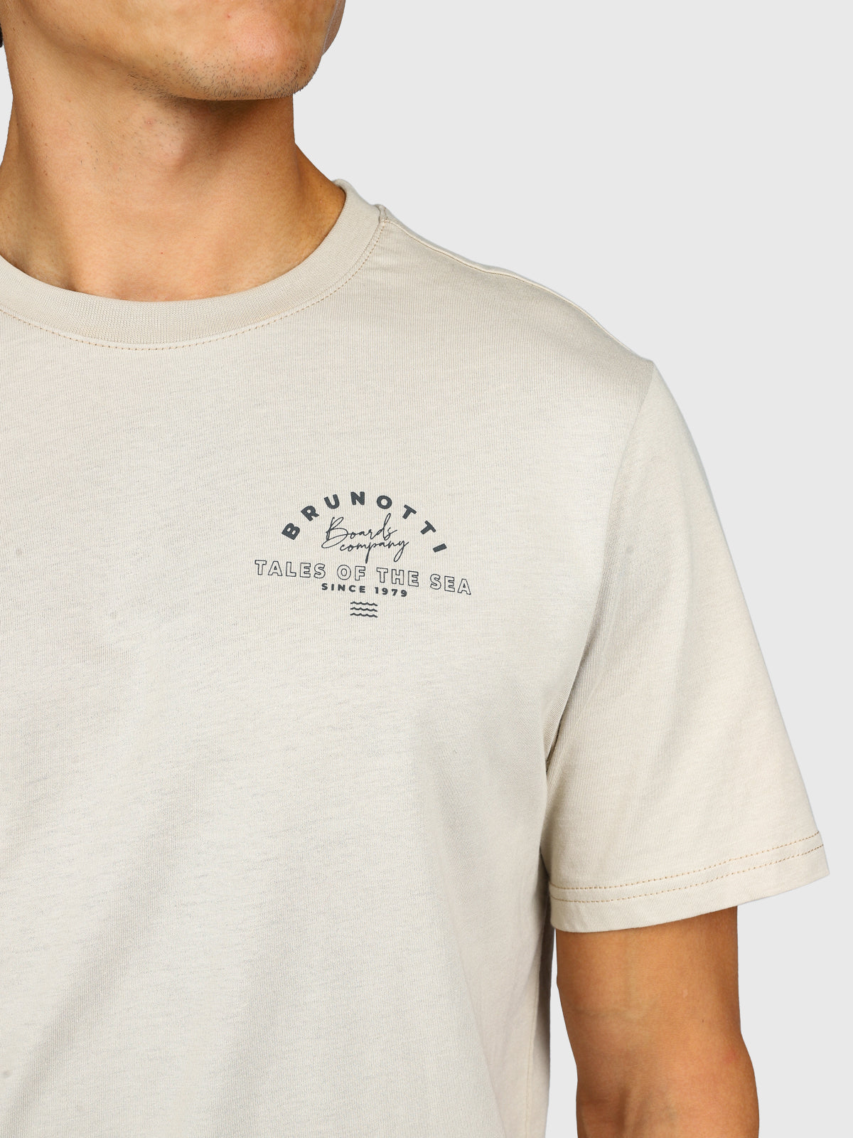 Janusai Men T-shirt | Feather Grey