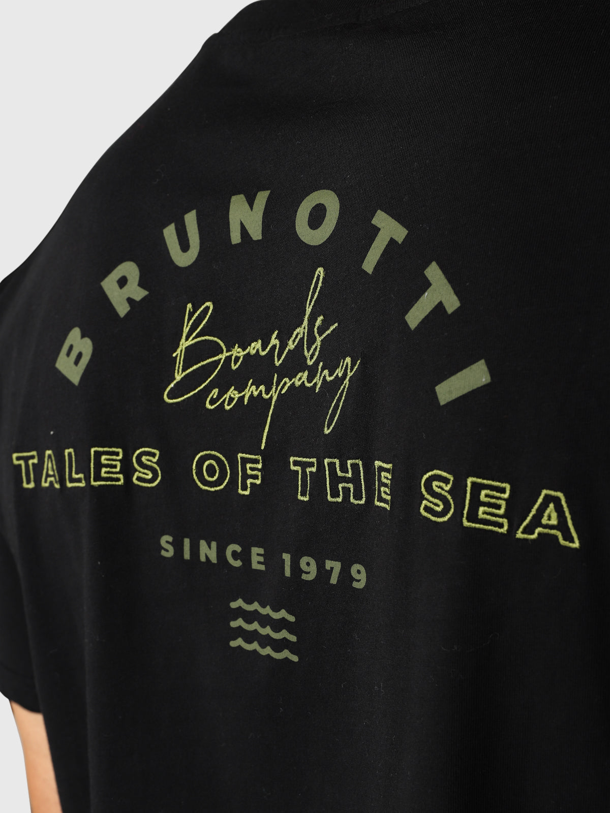 Janusai Men T-shirt | Black