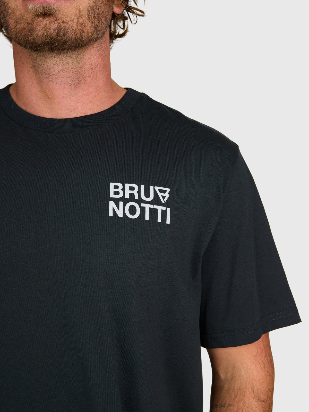Barros Men T-Shirt | Black