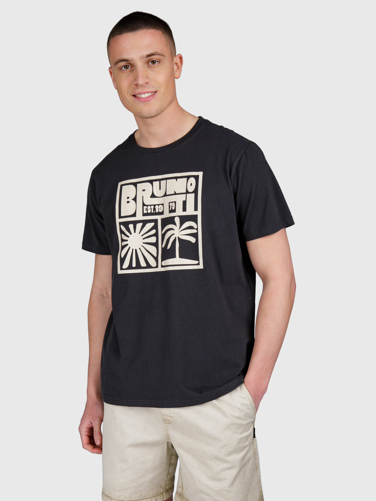 Leeway Men T-shirt | Black