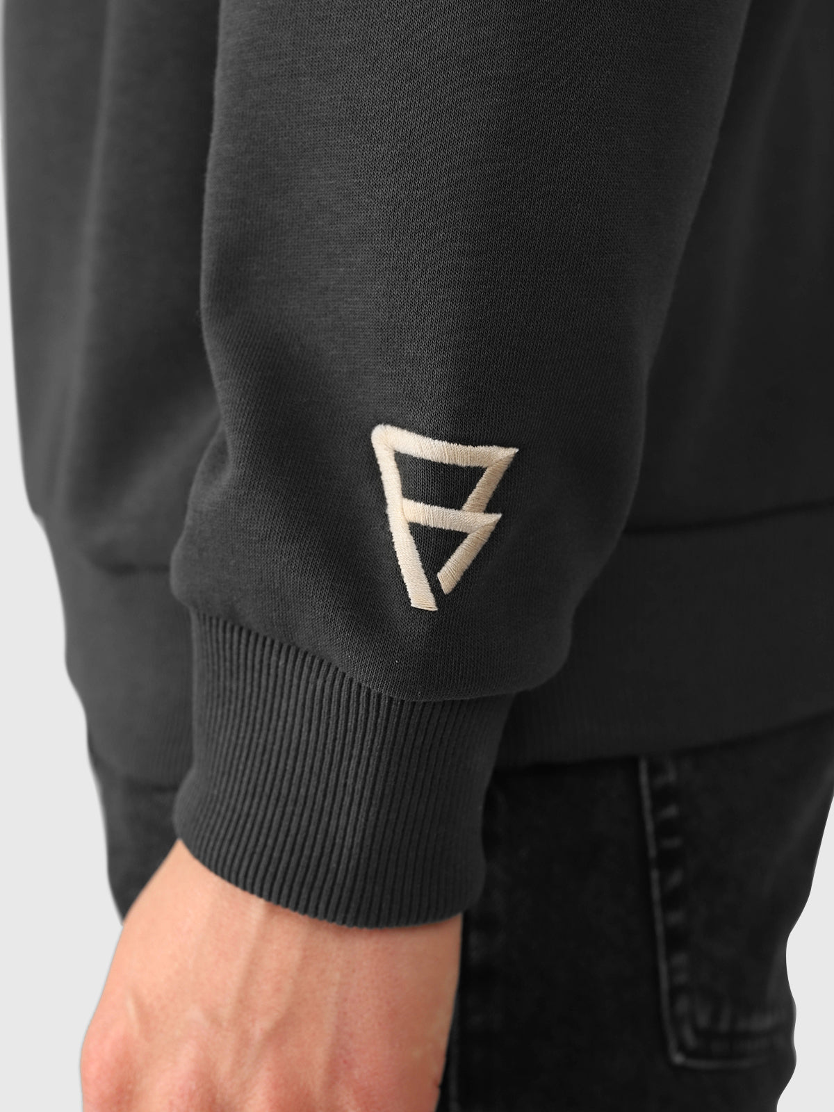 Esseries Heren Sweater | Pirate Black