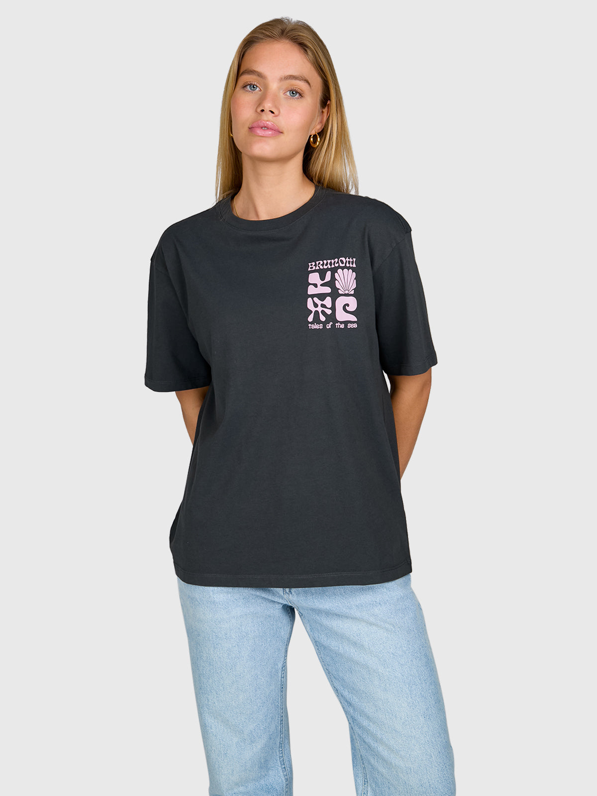 Zennanda Women T-shirt | Pirate Black