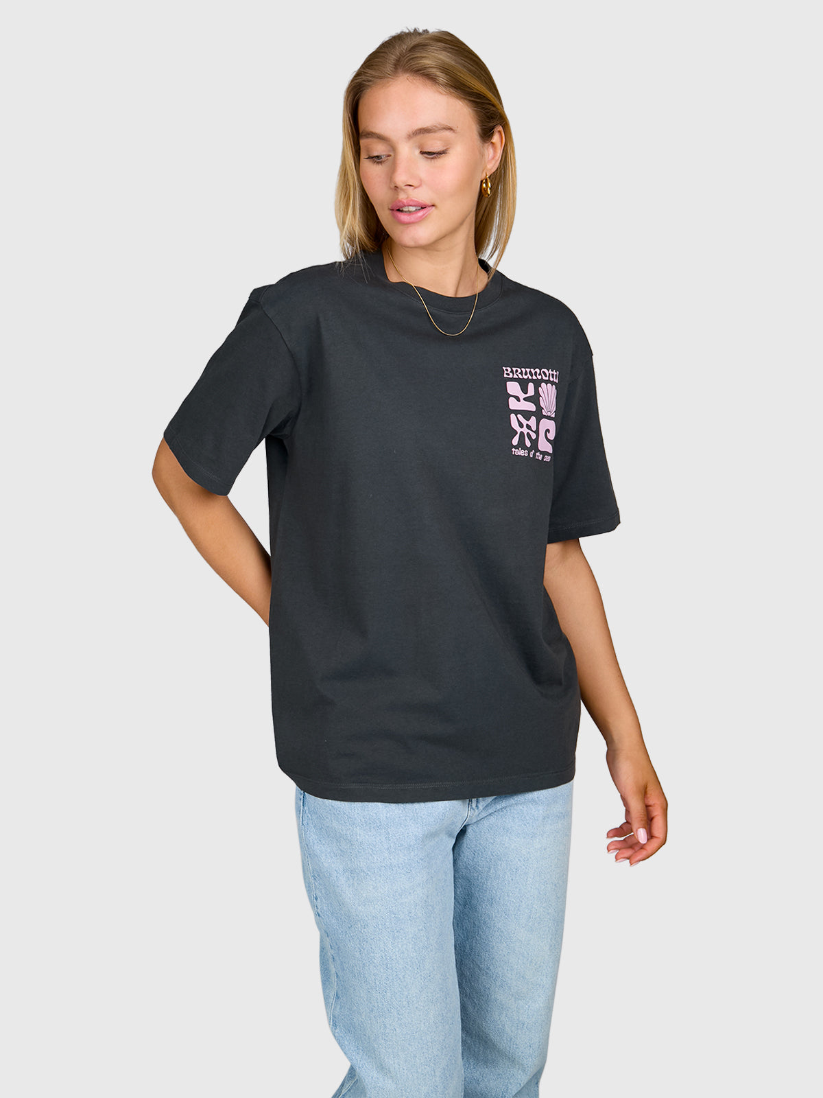 Zennanda Women T-shirt | Pirate Black