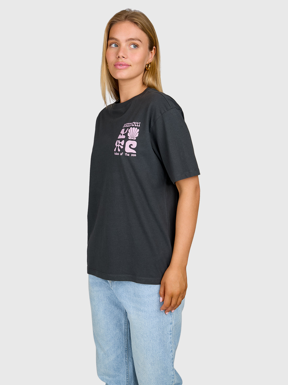 Zennanda Women T-shirt | Pirate Black