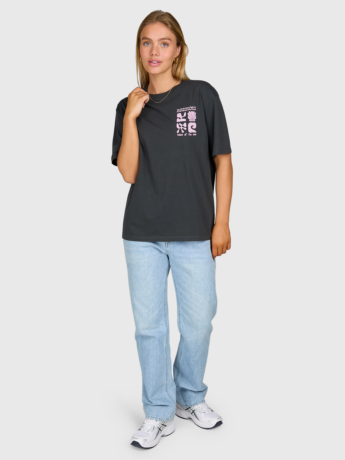 Zennanda Women T-shirt | Pirate Black
