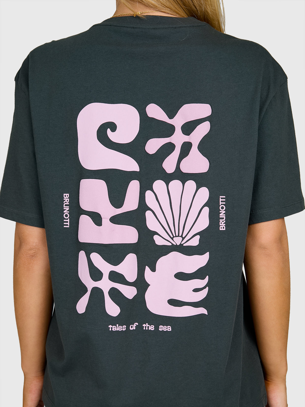 Zennanda Women T-shirt | Pirate Black