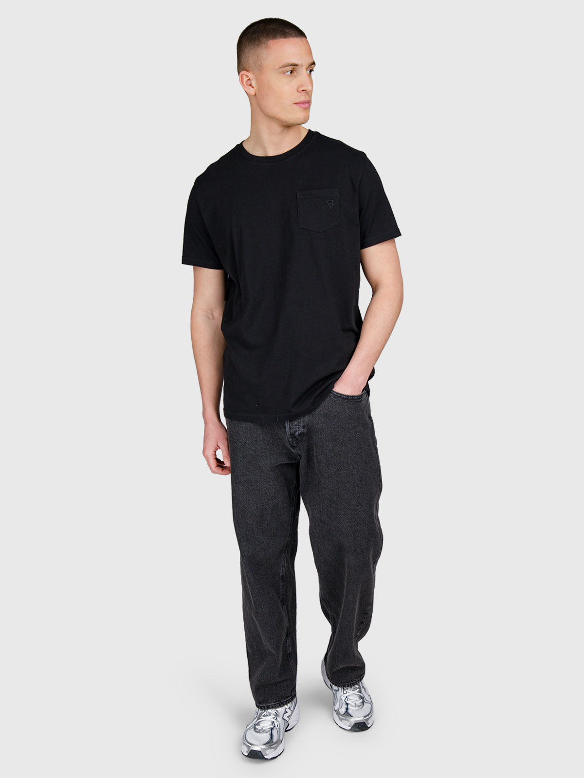 Axle Men T-shirt | Black